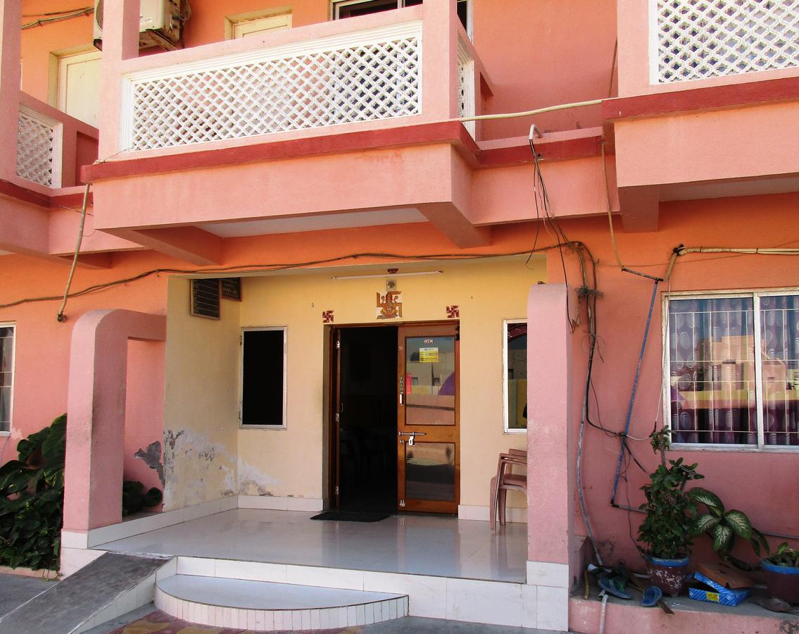 Hotel Devang Дварка Экстерьер фото